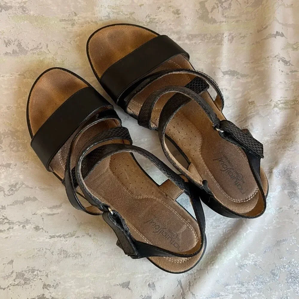 Natural Soul Leather Strappy Sandals - Picture 7 of 8